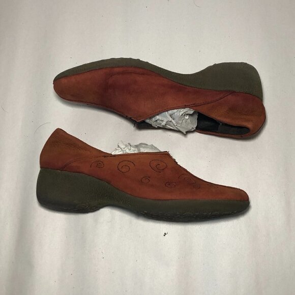 PRIVO Loafers Women's Size 6 Red Black Slip On Slip On Faux Suede - Picture 8 of 9